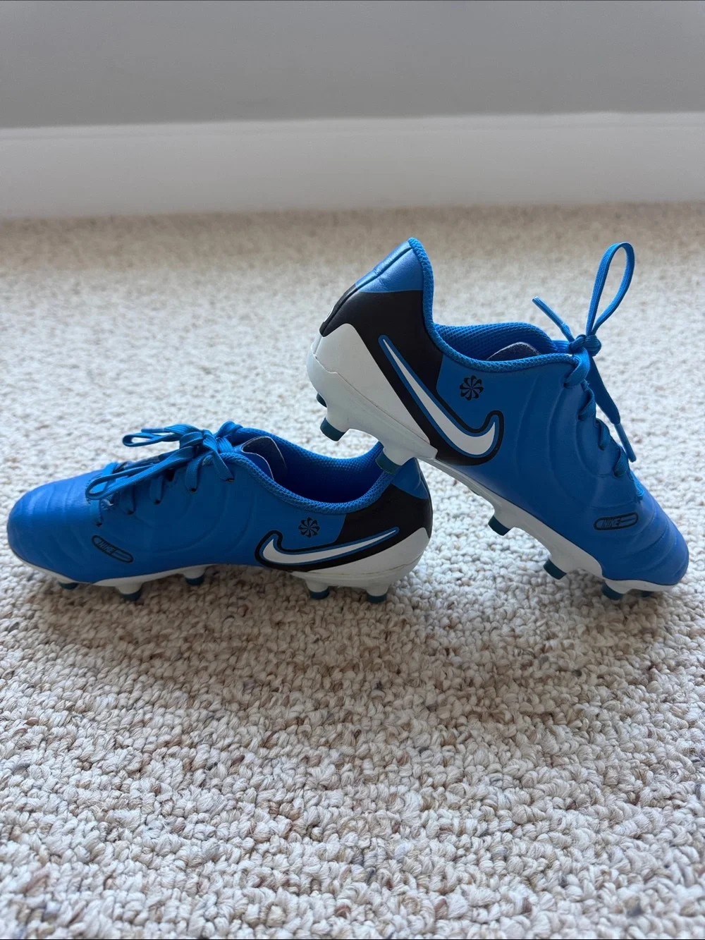 Nike vibrant blue